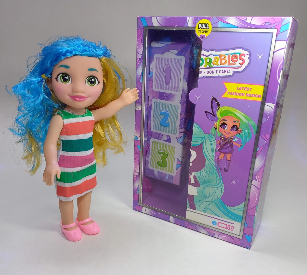 HairDorables Luz y Musica 3 Sorpresas 30 cm